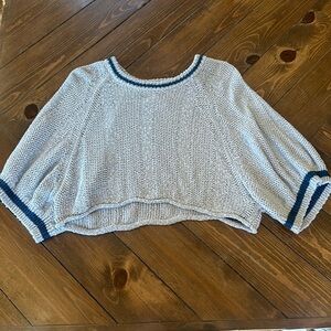 XS/S women’s BDG short sleeve sweater gray + blue